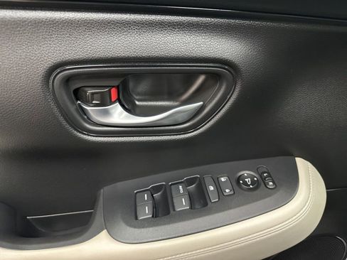 Used 2024 Honda HR-V LX image 18