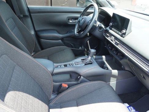 Used 2023 Honda HR-V Sport image 8