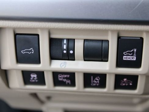 Used 2018 Subaru Outback 3.6R Limited image 27