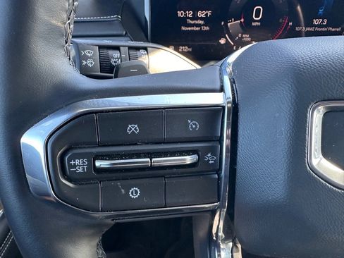 Used 2025 GMC Acadia Elevation image 23