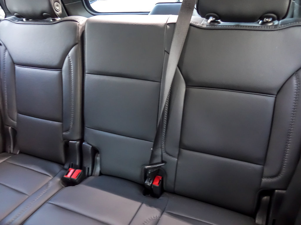 Certified 2025 GMC Yukon Denali AWD/4WD image 15