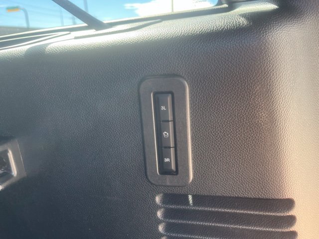 Used 2017 Lincoln Navigator L Select RWD image 16