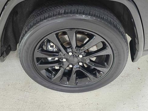 Used 2021 Jeep Grand Cherokee Laredo X image 9