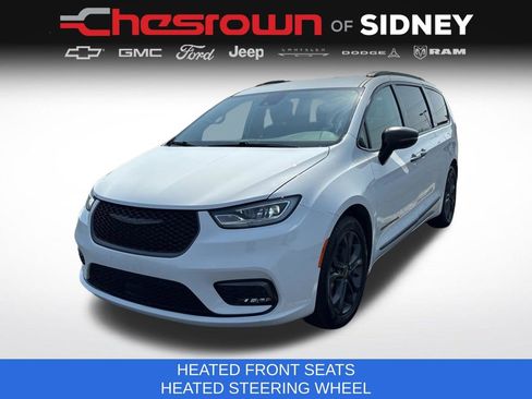 Used 2024 Chrysler Pacifica Touring-L w/ Road Tripper Package FWD image 1