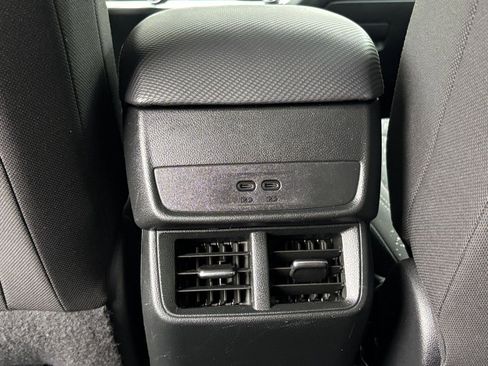 Used 2025 Chevrolet Equinox LT image 24