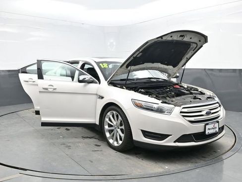 Used 2018 Ford Taurus Limited AWD/4WD image 43