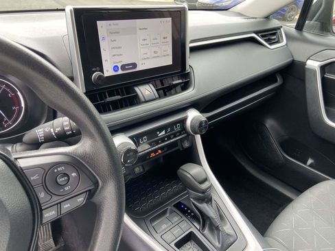 Used 2024 Toyota RAV4 XLE FWD image 22
