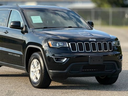 Used 2017 Jeep Grand Cherokee Laredo AWD/4WD image 15