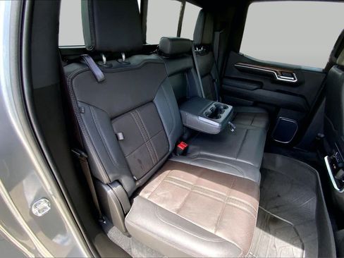 Used 2023 Chevrolet Silverado 1500 High Country w/ High Country Premium Package AWD/4WD image 20