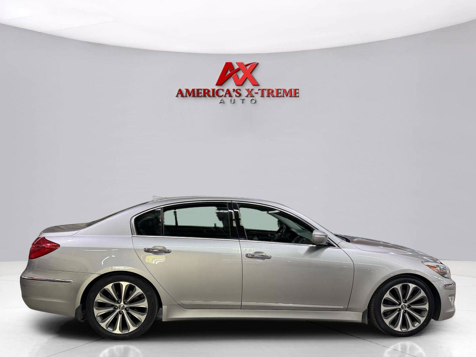 Used 2013 Hyundai Genesis 5.0 R-Spec RWD image 9
