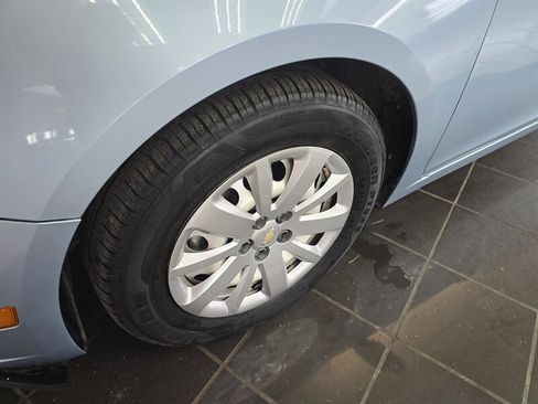 Used 2011 Chevrolet Cruze LS image 27