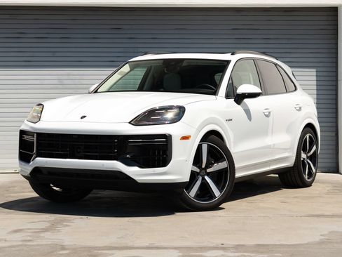 New 2025 Porsche Cayenne Turbo AWD/4WD image 1