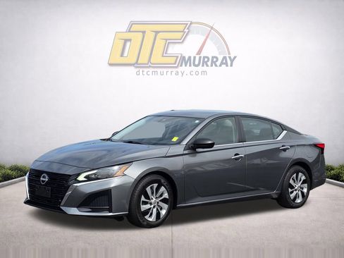 Used 2024 Nissan Altima 2.5 S FWD image 2
