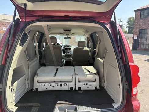 Used 2014 Dodge Grand Caravan SXT w/ UConnect Hands-Free Group image 14