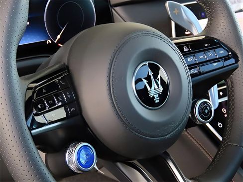 New 2025 Maserati Grecale Folgore image 30