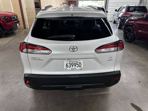 Used 2023 Toyota Corolla Cross LE w/ Moonroof Package AWD/4WD image 5