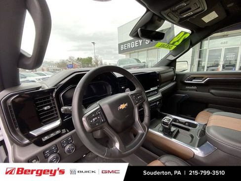 Certified 2024 Chevrolet Silverado 1500 High Country w/ Technology Package image 12