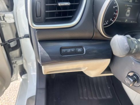 Used 2023 Nissan Maxima Platinum w/ Sport Mat Group FWD image 22