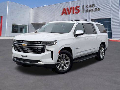 Used 2023 Chevrolet Suburban Premier image 1
