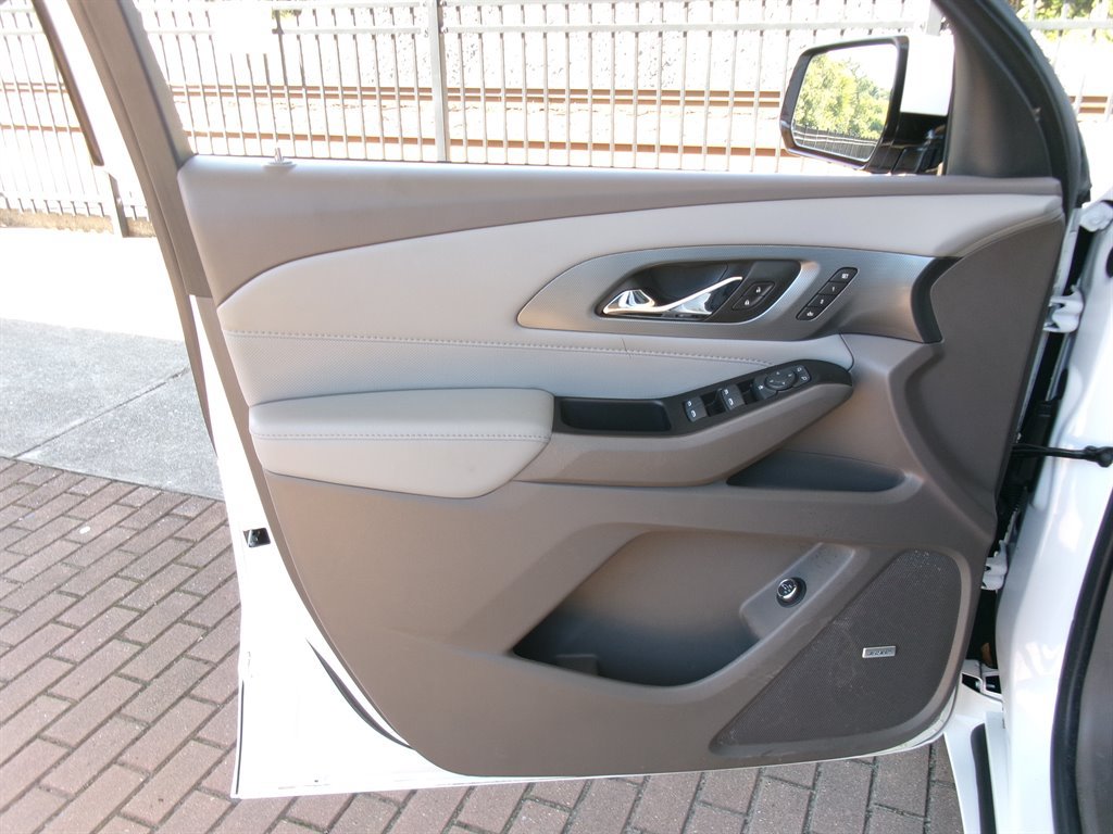 Used 2020 Chevrolet Traverse Premier FWD image 8