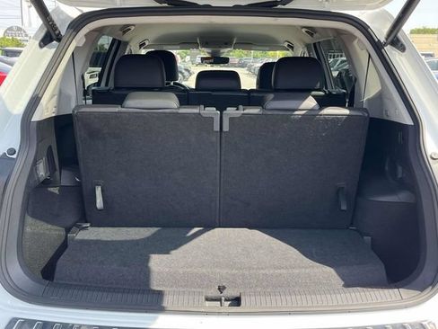 Used 2024 Volkswagen Tiguan SE FWD image 21