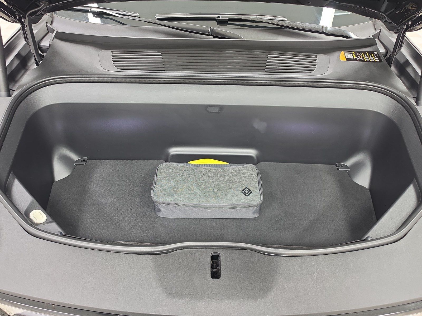 Used 2023 Rivian R1S Adventure Quad AWD/4WD image 14