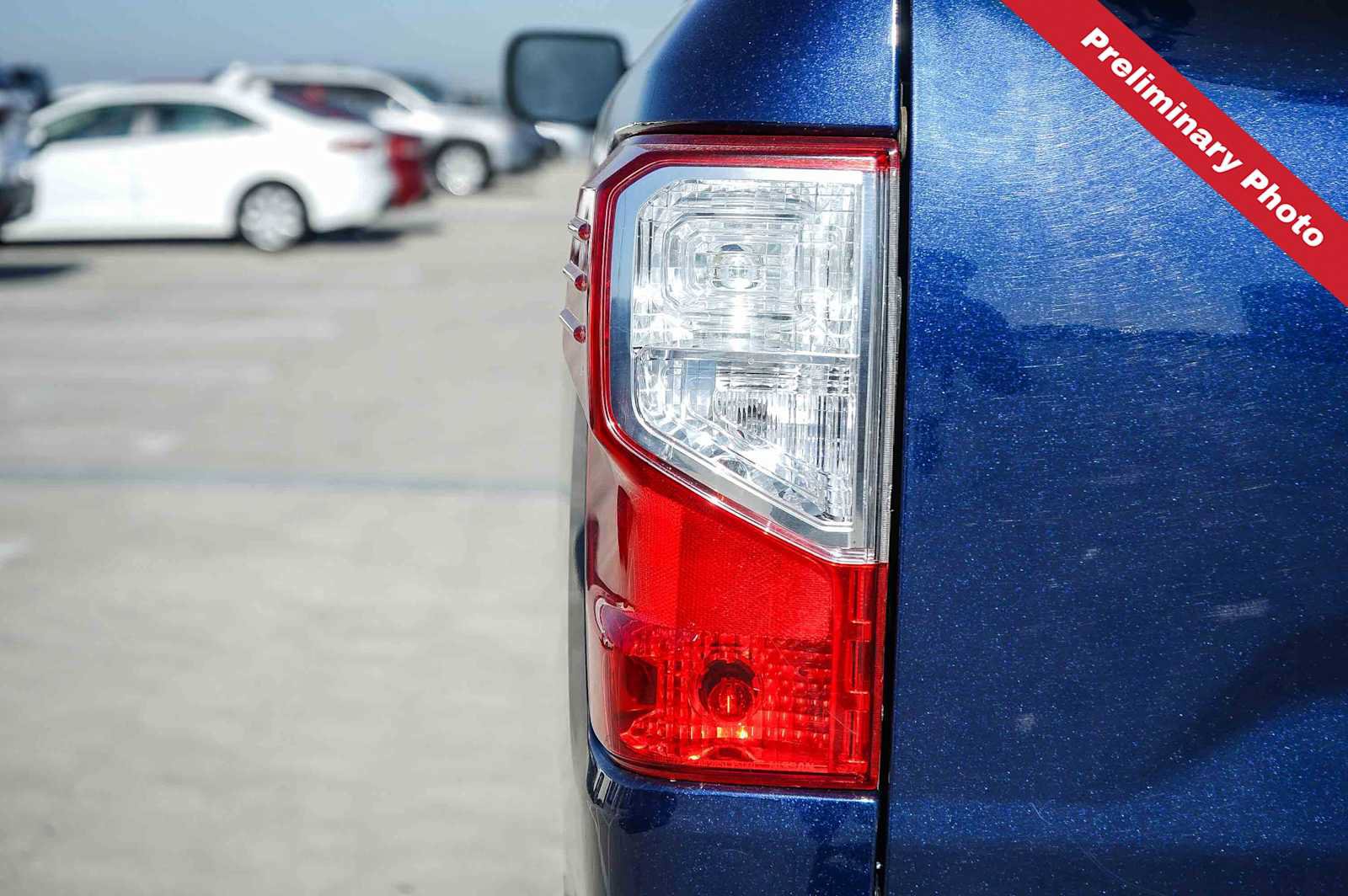 Used 2022 Nissan Titan SV RWD image 9