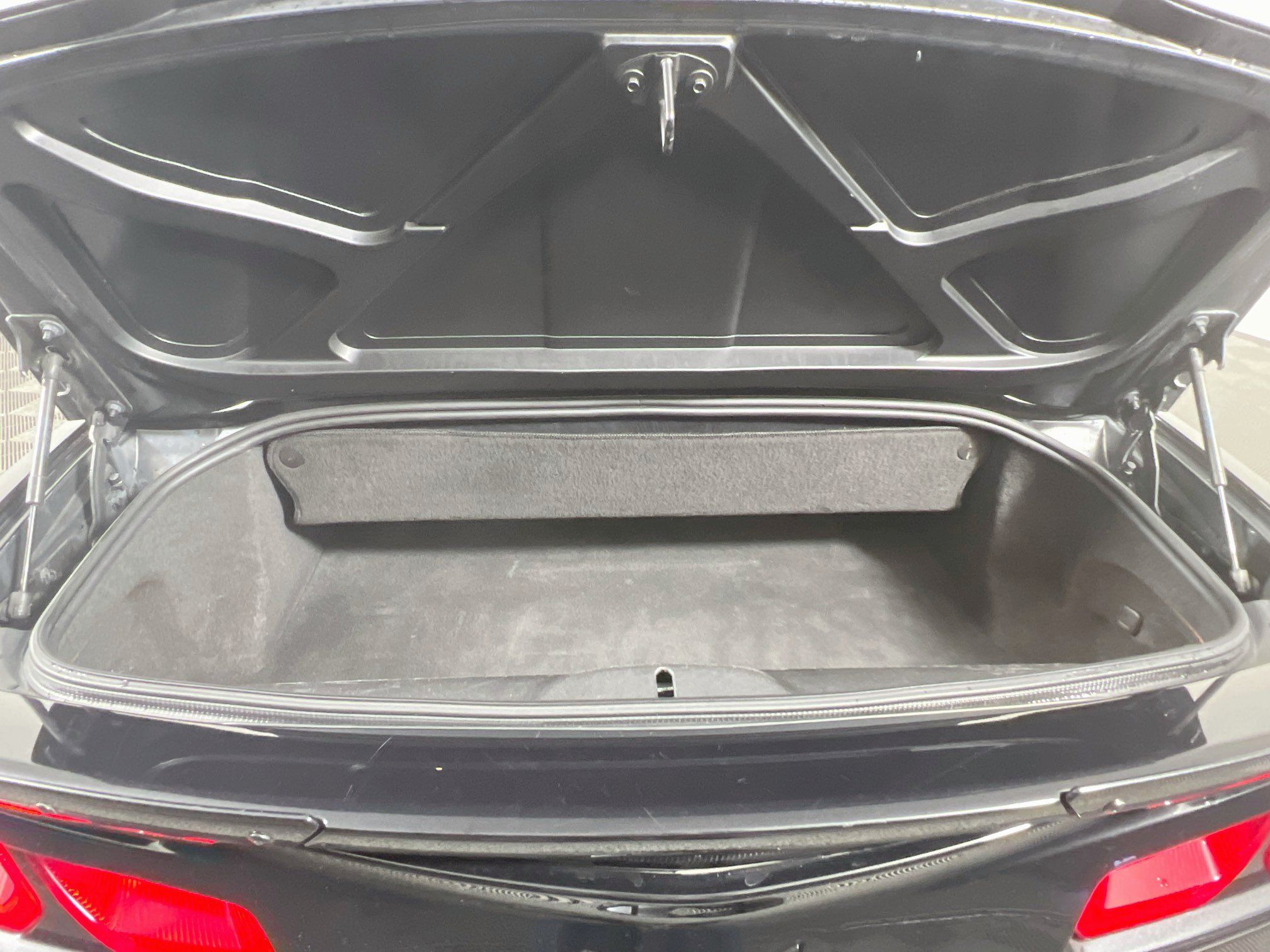 Used 2018 Chevrolet Corvette Grand Sport RWD image 30