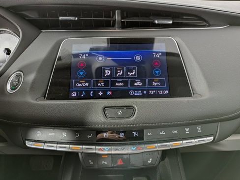 Certified 2023 Cadillac XT4 Luxury w/ Cold Weather Package image 20