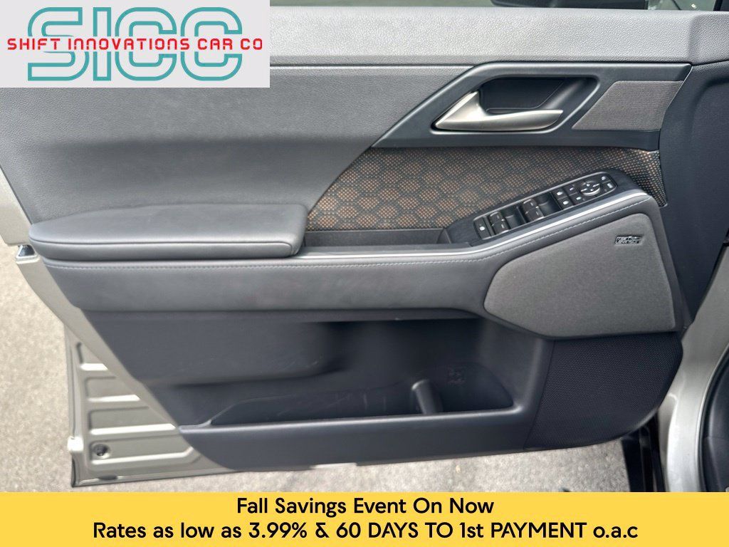 Used 2024 Lexus GX 550 w/ Accessory Package (31) AWD/4WD image 23