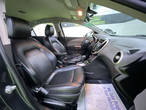 Used 2017 Chevrolet Sonic Premier image 28