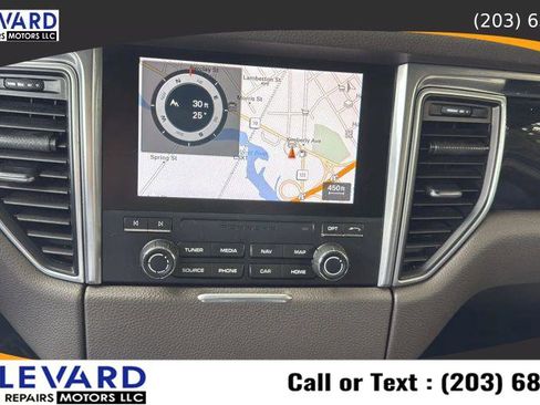 Used 2017 Porsche Macan S image 16