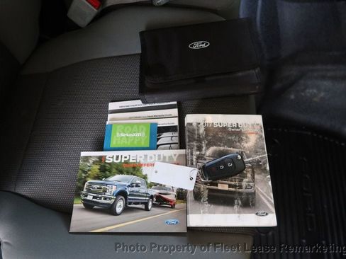 Used 2017 Ford F250 XL w/ Power Equipment Group AWD/4WD image 38