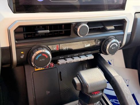 Used 2024 Toyota Tacoma TRD Off-Road w/ TRD Off Road Upgrade Package image 19