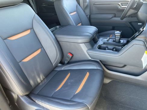 Used 2025 GMC Sierra 1500 AT4 w/ AT4 Premium Package image 28