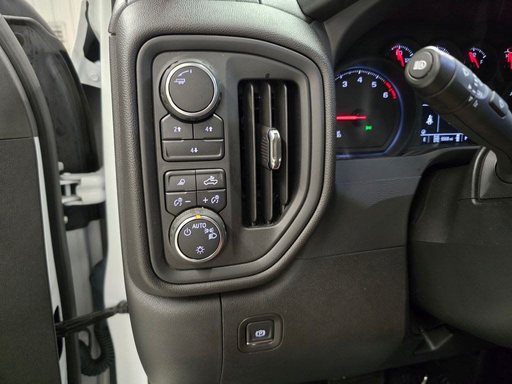Used 2025 Chevrolet Silverado 2500 Custom w/ Custom Value Package AWD/4WD image 32