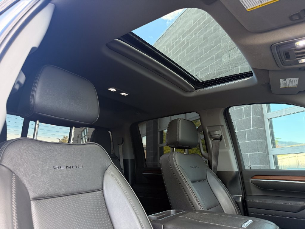 Used 2025 GMC Sierra 3500 Denali w/ Denali Reserve Package AWD/4WD image 54