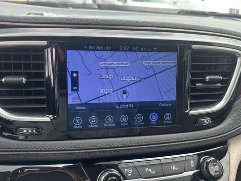 Used 2017 Chrysler Pacifica Limited FWD image 28