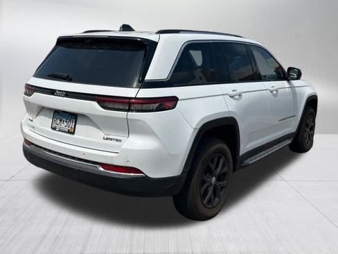 Used 2022 Jeep Grand Cherokee Limited w/ Luxury Tech Group II AWD/4WD image 5