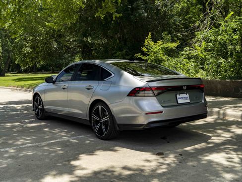 Used 2024 Honda Accord Sport image 7