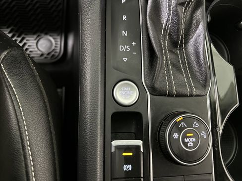 Used 2022 Volkswagen Atlas SE image 53