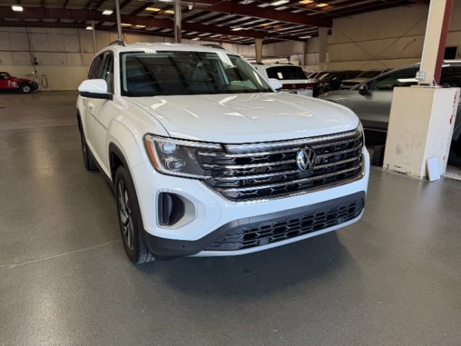 Used 2025 Volkswagen Atlas SE FWD image 7