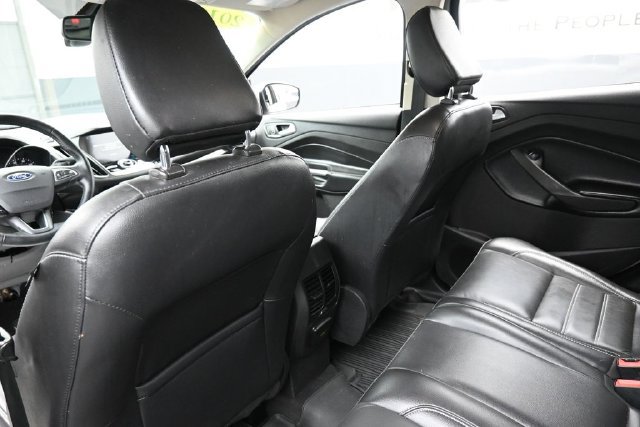 Used 2019 Ford Escape Titanium AWD/4WD image 24