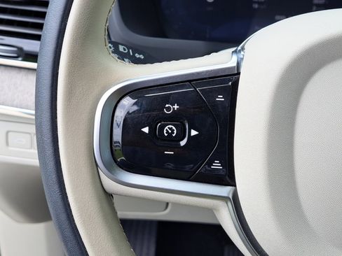 Used 2025 Volvo XC90 T8 Plus w/ Protection Package Premier image 19