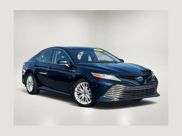 Used 2018 Toyota Camry XLE FWD image 1