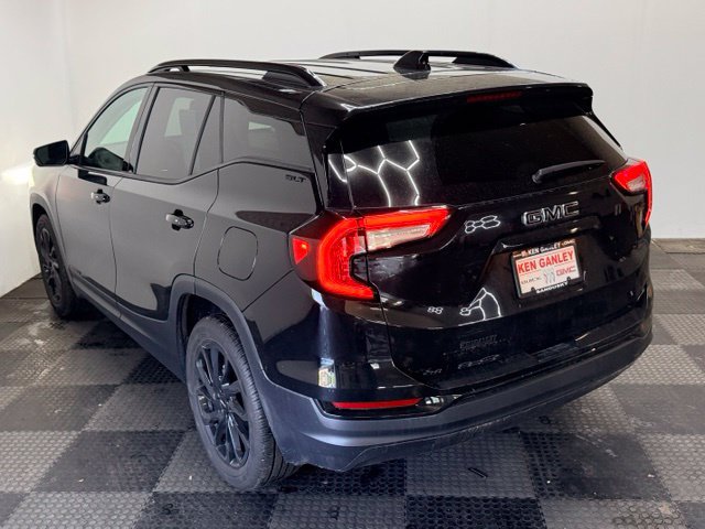 Used 2024 GMC Terrain SLT w/ Elevation Edition FWD image 8