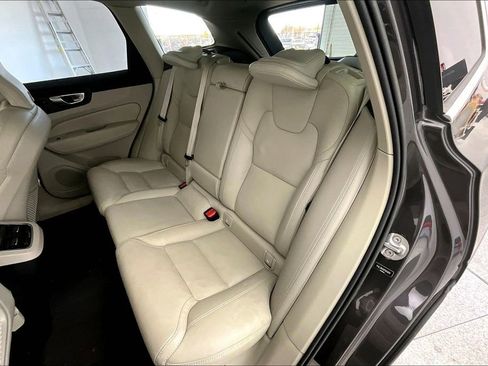 Certified 2023 Volvo XC60 B5 Ultimate w/ Climate Package image 35