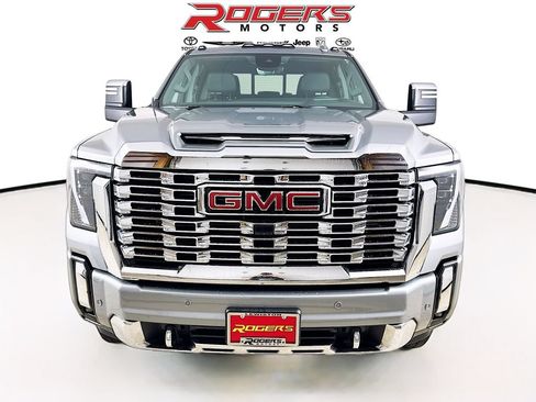 Used 2025 GMC Sierra 3500 Denali w/ Denali Reserve Package AWD/4WD image 7