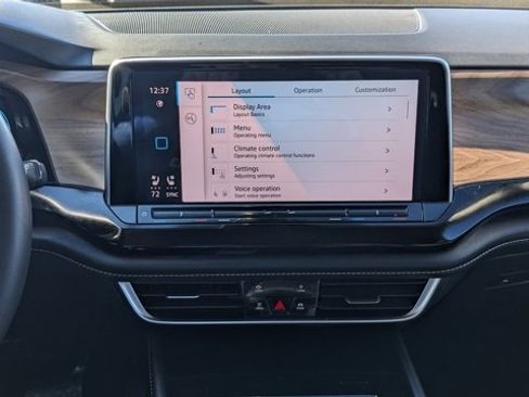 Used 2024 Volkswagen Atlas SE image 41