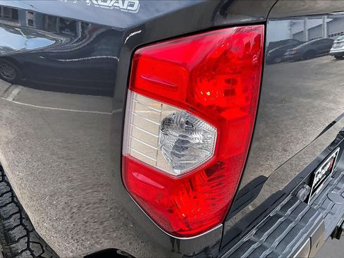 Used 2020 Toyota Tundra SR5 w/ TRD Off-Road Package AWD/4WD image 28